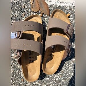 nwt women’s size 38 (7-7.5) birkenstocks)